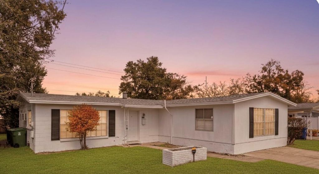 Photo of 2312 E 112th Avenue, Tampa, FL 33612 (MLS # TB8475227)