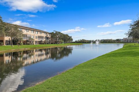 A home in SEMINOLE