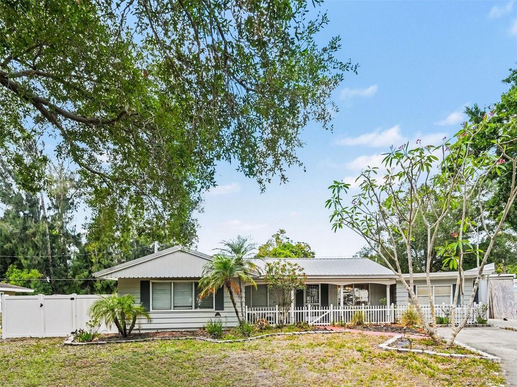 Photo of 4304 Midland Road, Sarasota, FL 34231 (MLS # TB8502989)