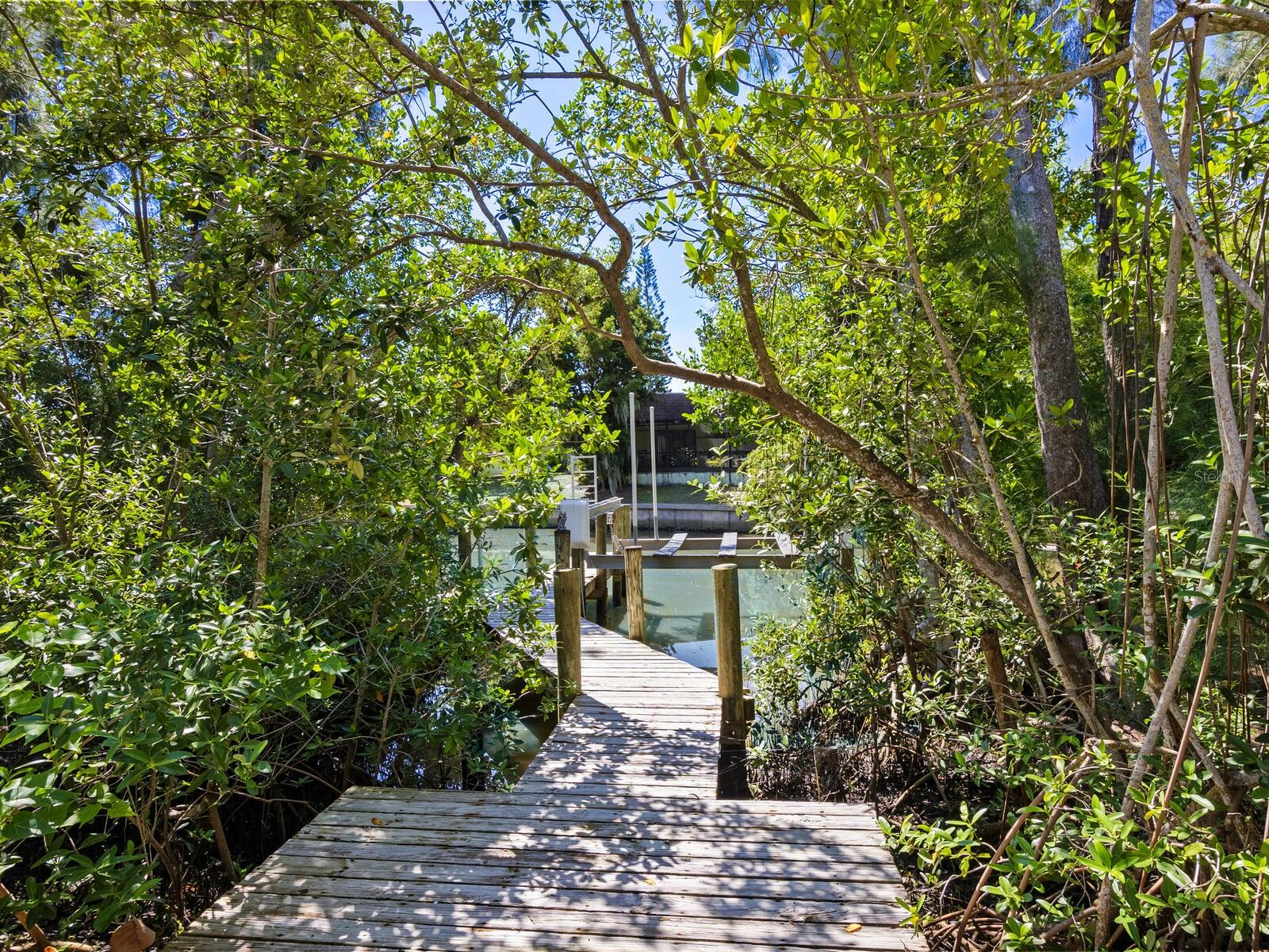 MANGROVES SUB THE - Residential