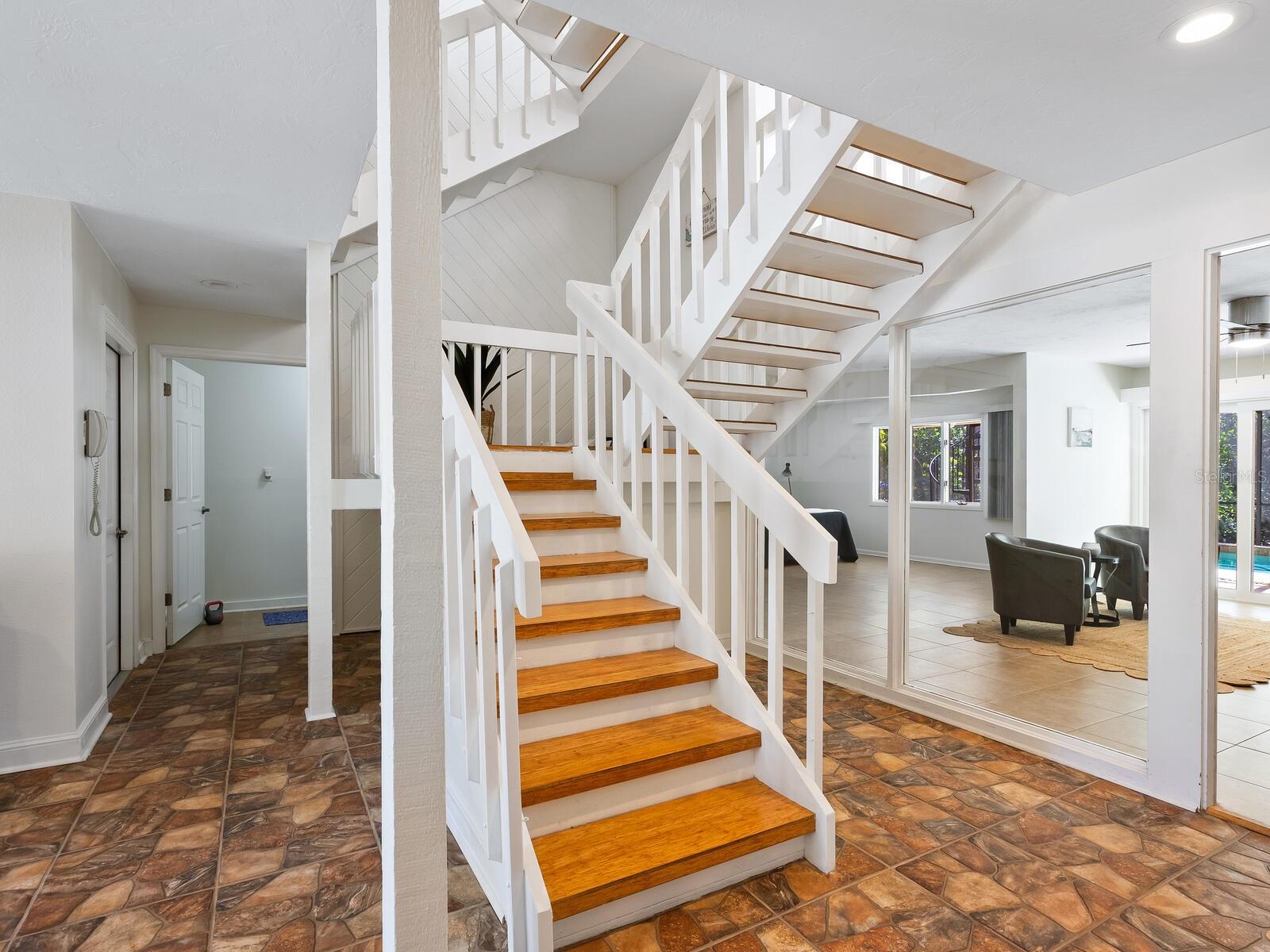 MANGROVES SUB THE - Residential