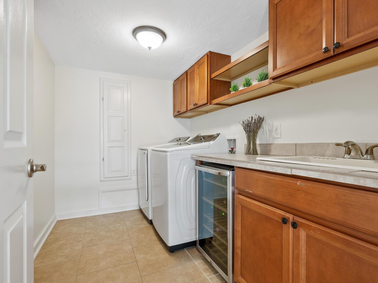 MANGROVES SUB THE - Residential