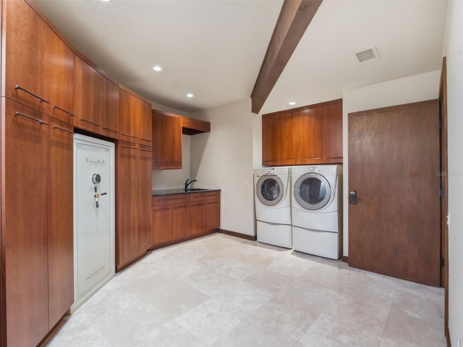 DONLON COVE - Residential