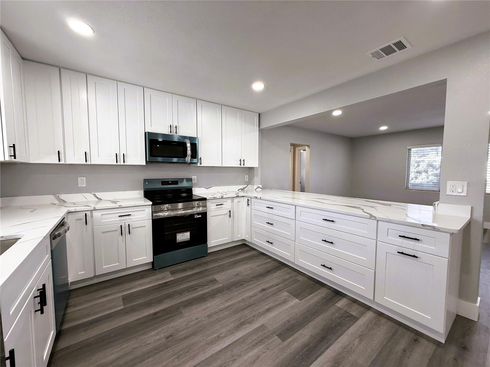 DOWNING SUB - Residential Lease