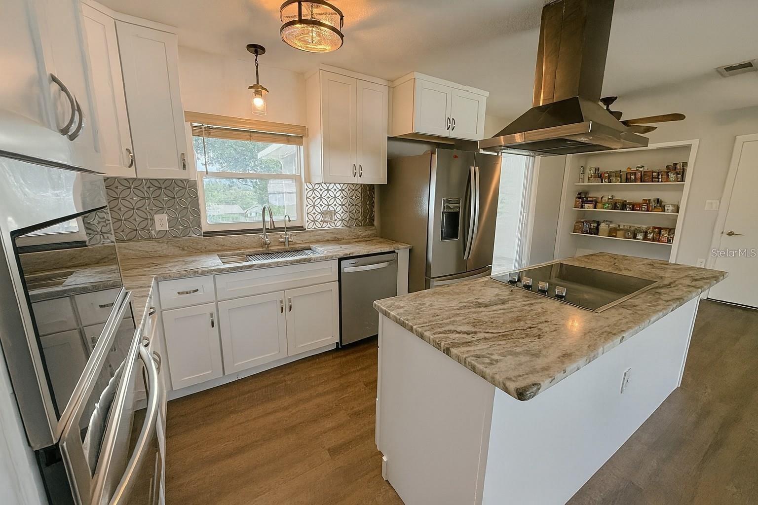 RAINBOW RIDGE - Residential
