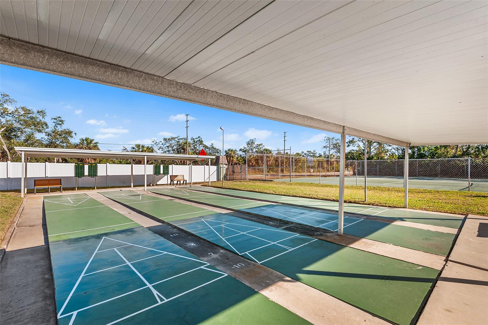 GREEN DOLPHIN PARK CONDO - Residential