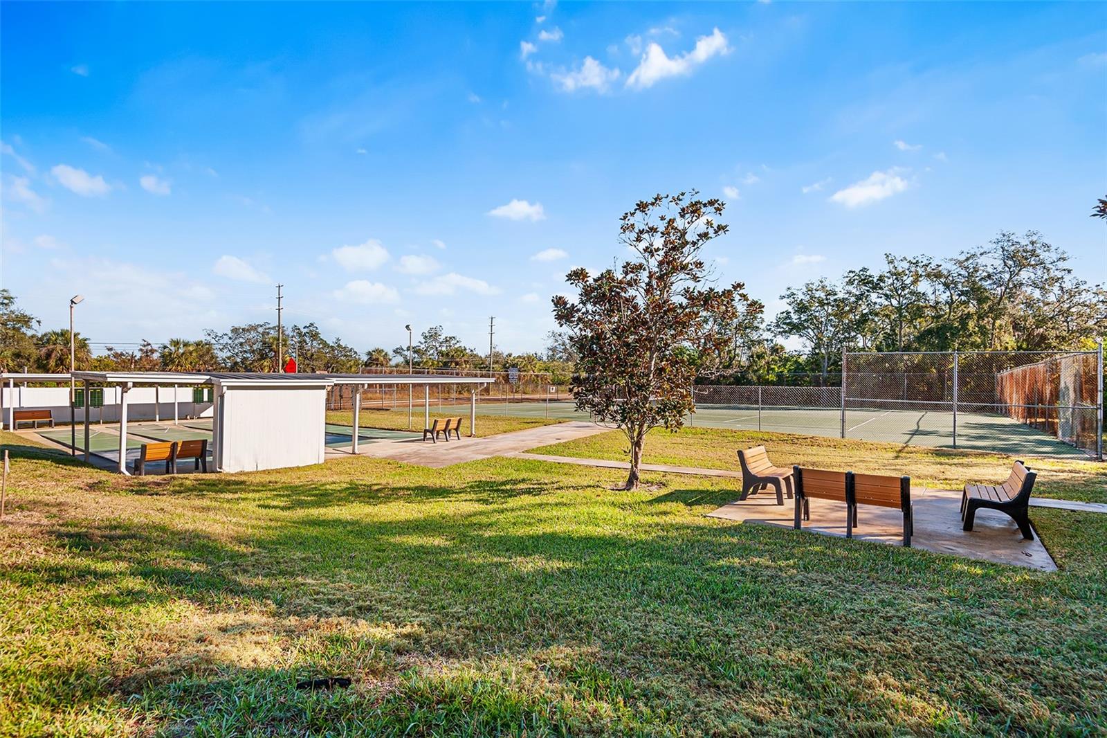 GREEN DOLPHIN PARK CONDO - Residential