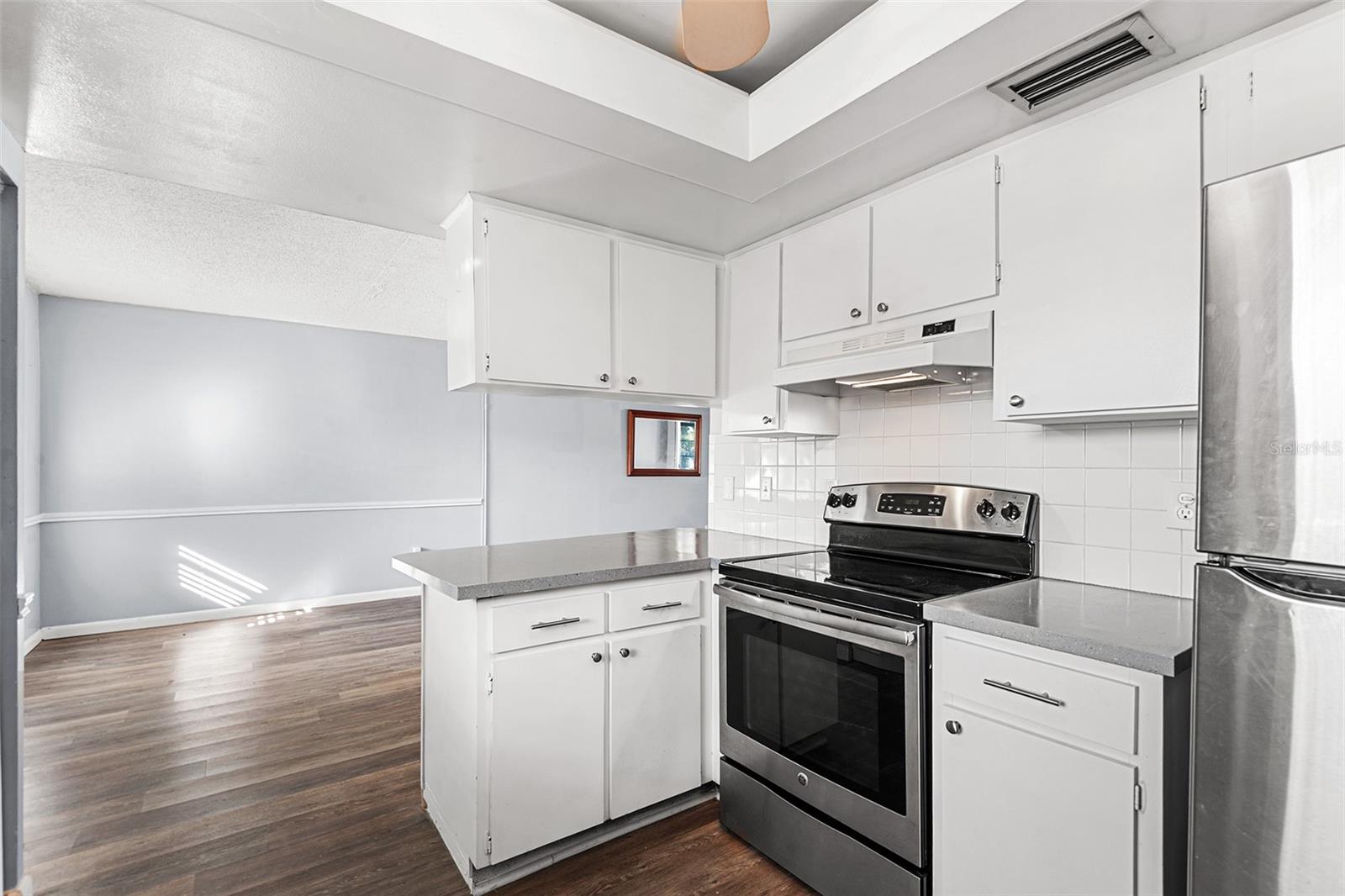 GREEN DOLPHIN PARK CONDO - Residential