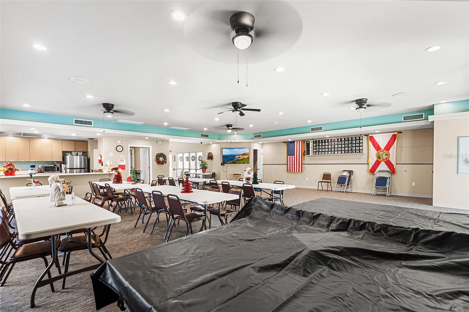 GREEN DOLPHIN PARK CONDO - Residential