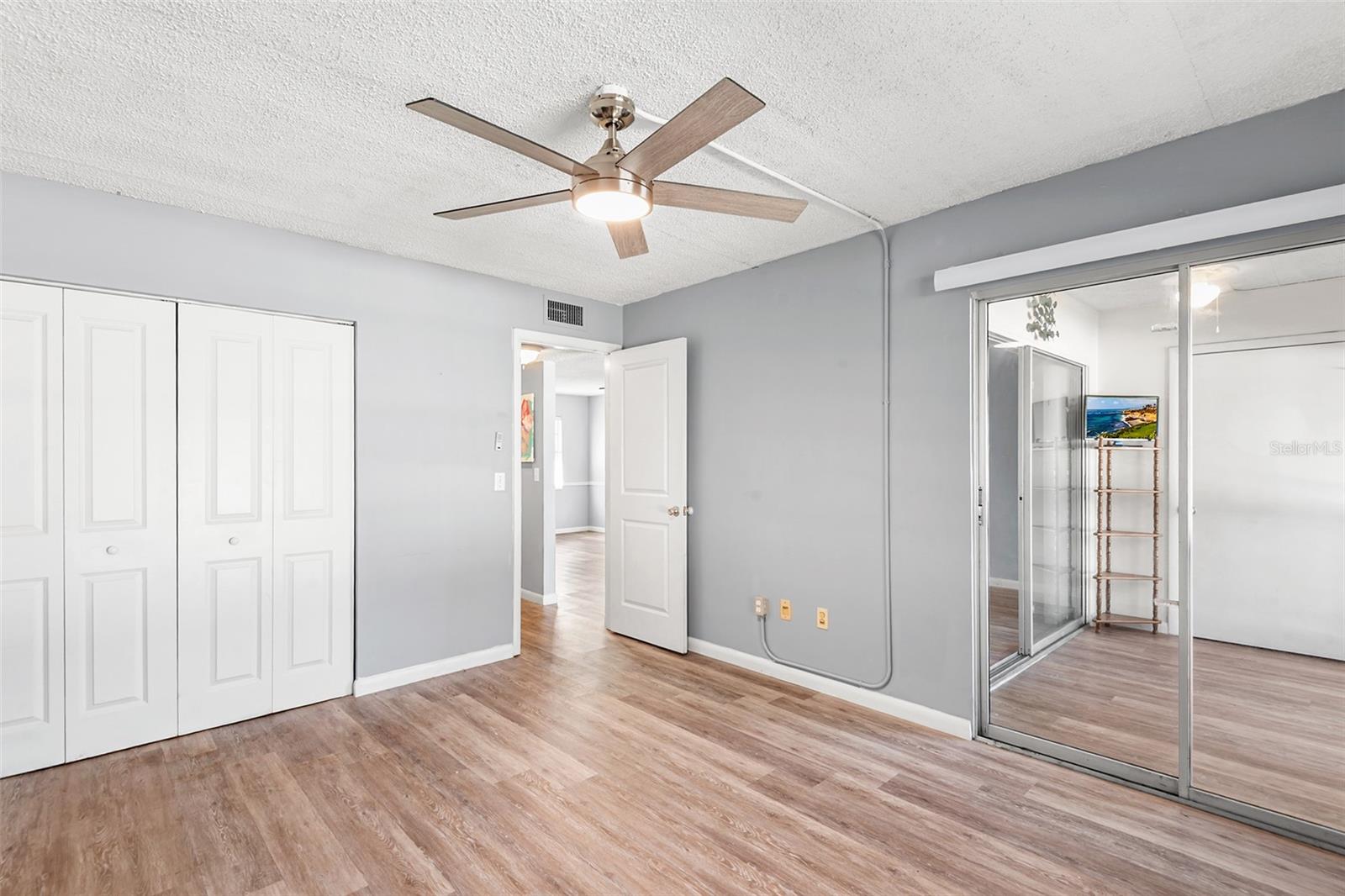 GREEN DOLPHIN PARK CONDO - Residential