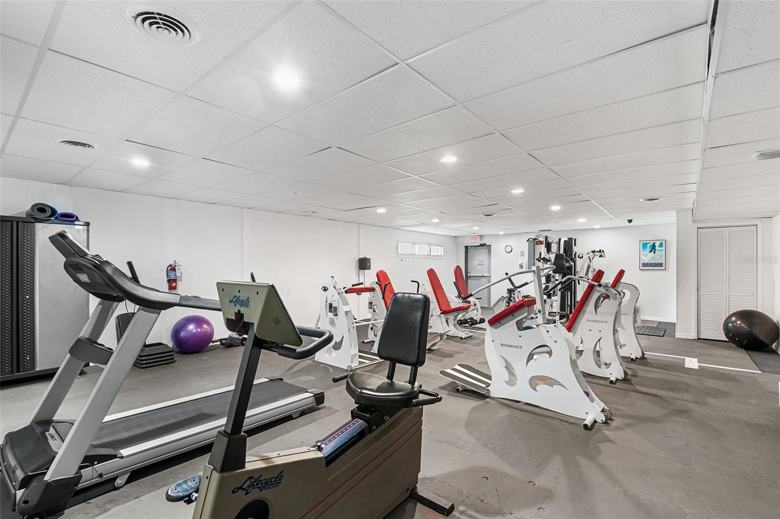 GREEN DOLPHIN PARK CONDO - Residential