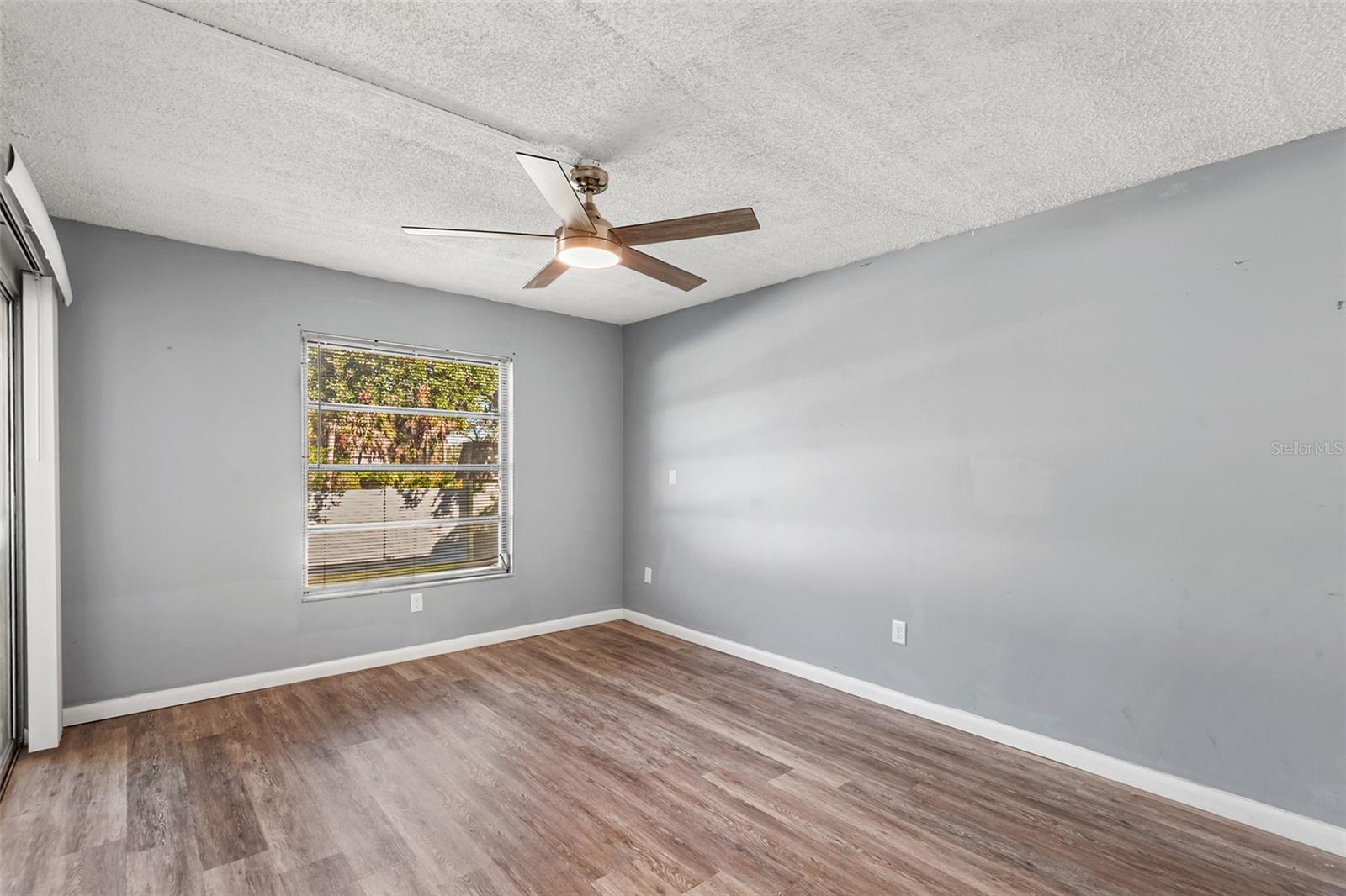 GREEN DOLPHIN PARK CONDO - Residential