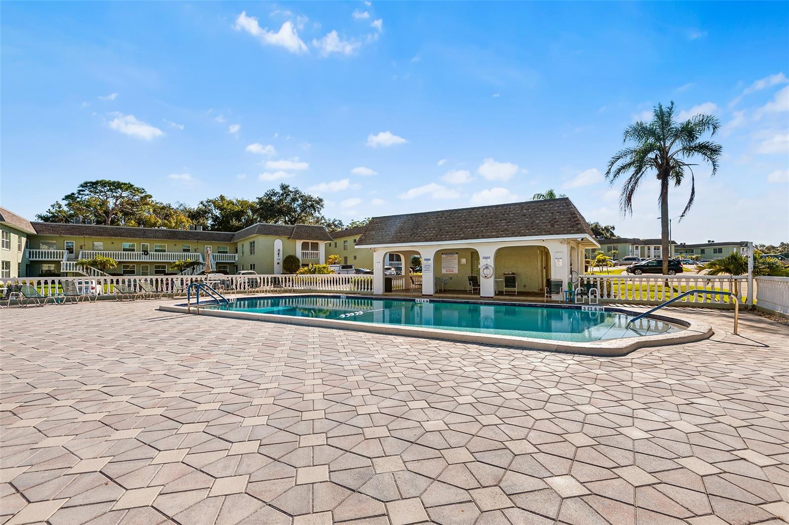 GREEN DOLPHIN PARK CONDO - Residential