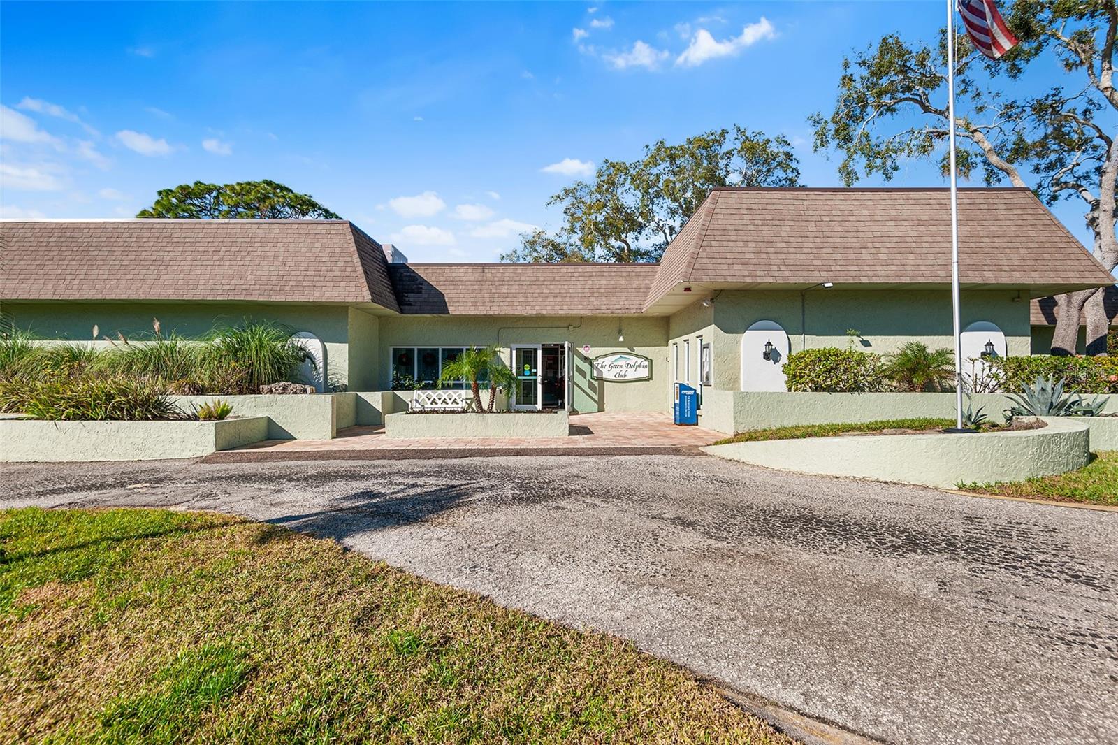 GREEN DOLPHIN PARK CONDO - Residential