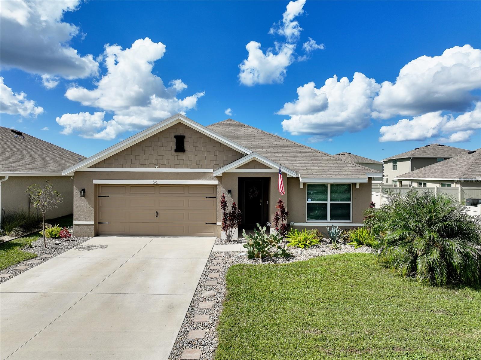 5531 FLAGSTONE TRAIL