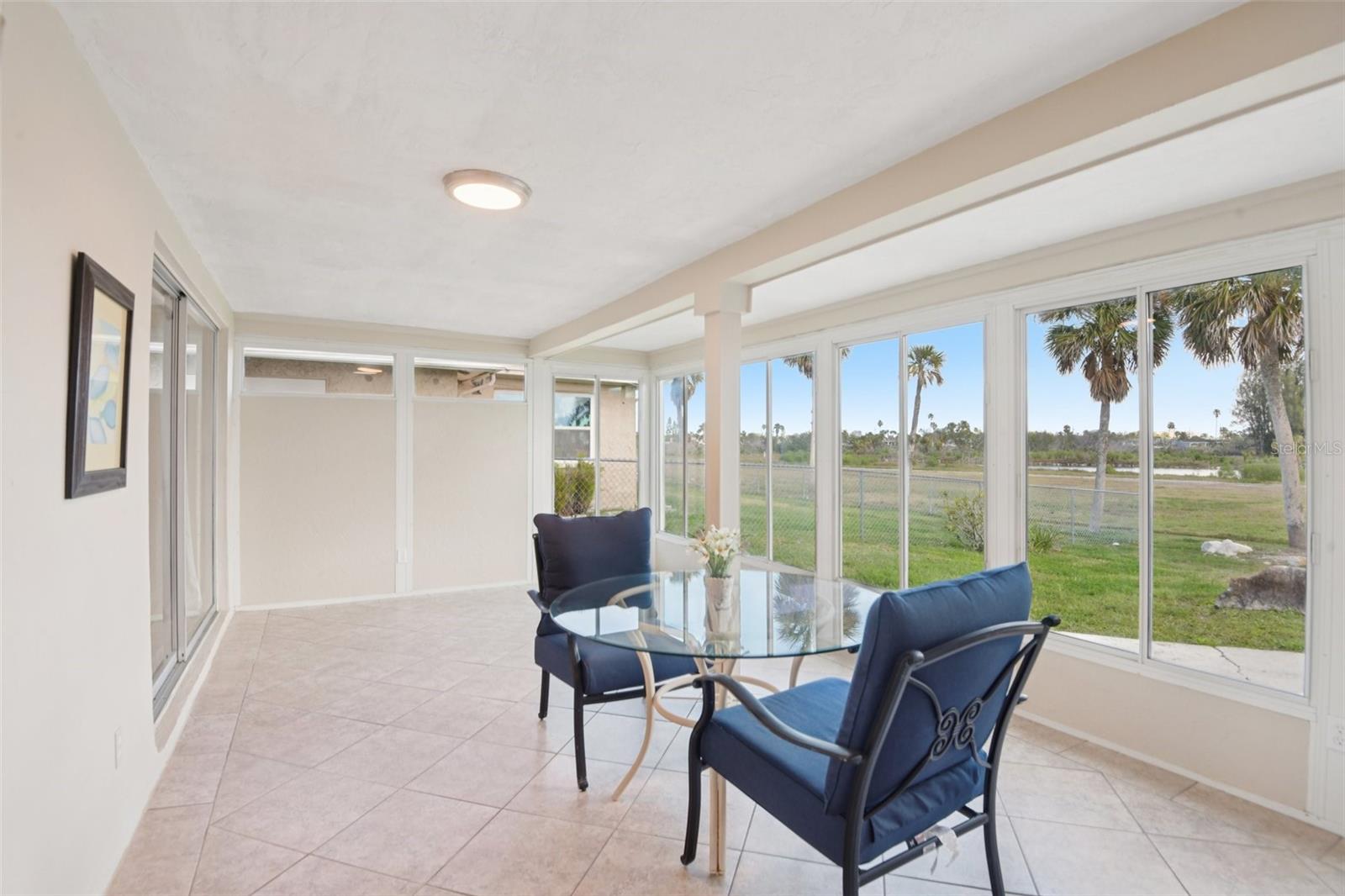 FLOR A MAR - Residential