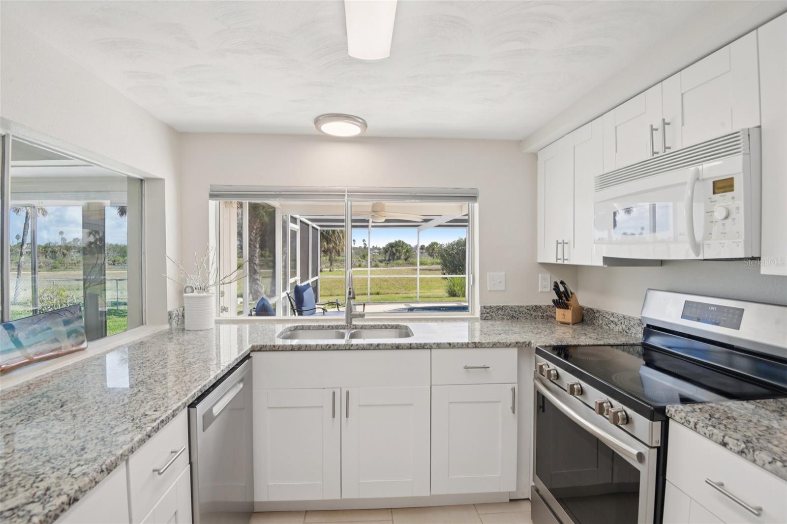 FLOR A MAR - Residential