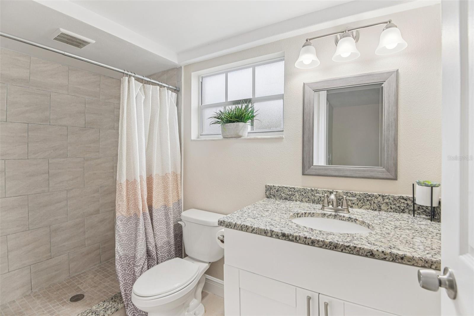 FLOR A MAR - Residential