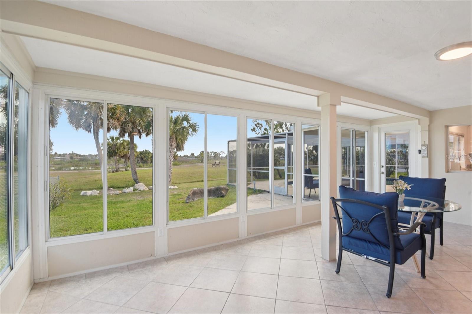 FLOR A MAR - Residential