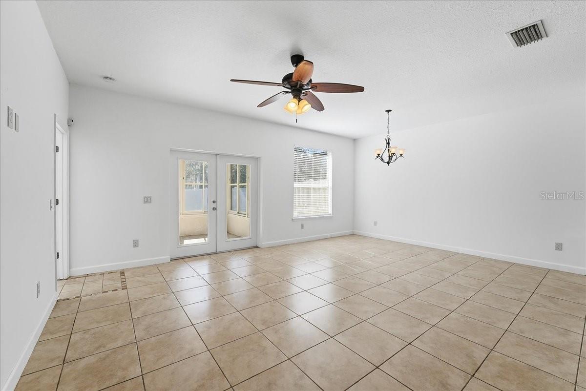 ACREAGE & UNREC - Residential Lease