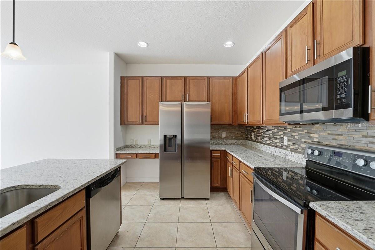 ACREAGE & UNREC - Residential Lease