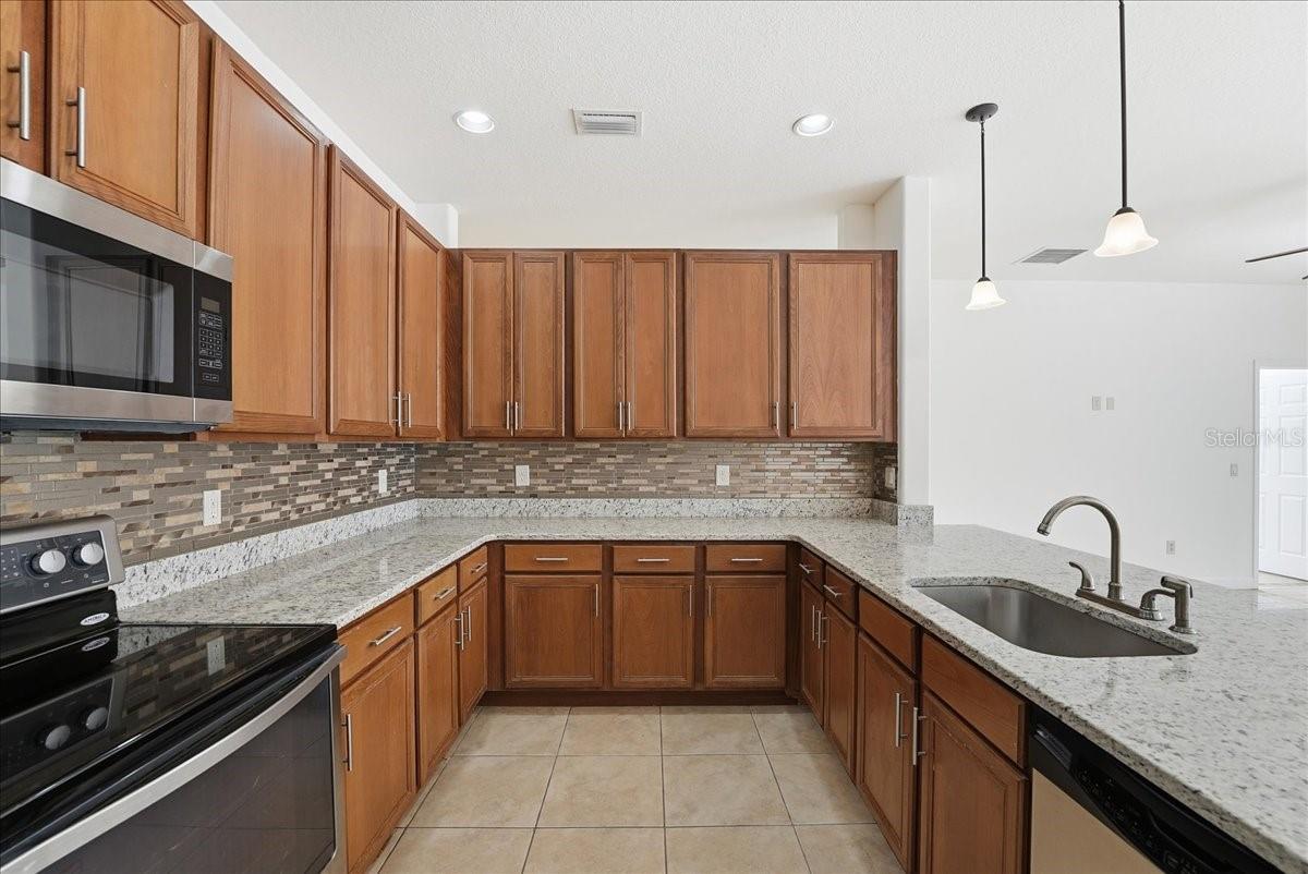 ACREAGE & UNREC - Residential Lease