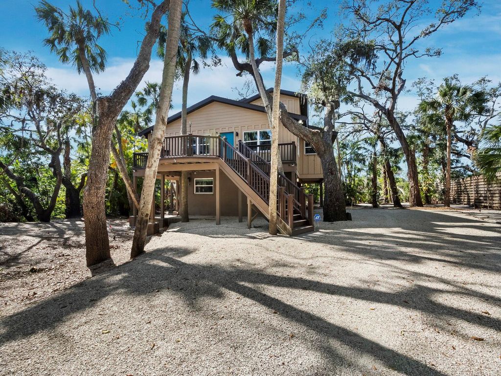 Photo of 3376 S Seclusion Drive, Sarasota, FL 34239 (MLS # A4666149)
