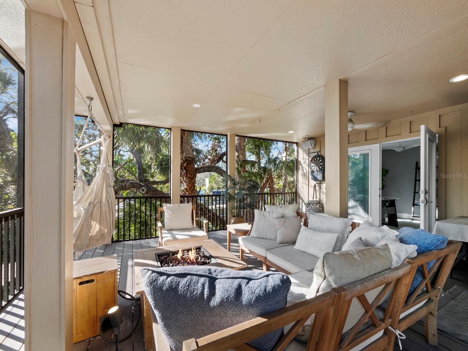 SOUTH GATE - Residential