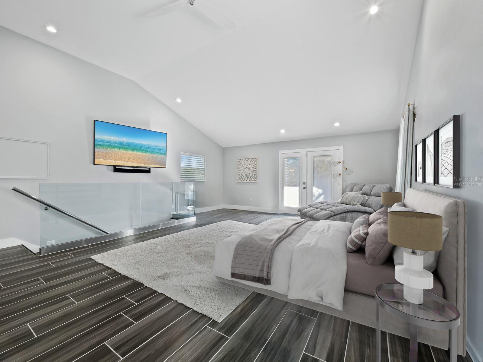 SOUTH GATE - Residential