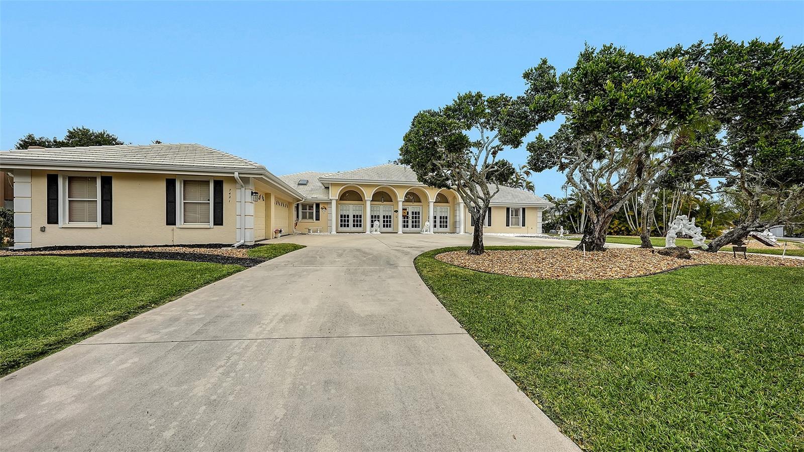 7421 WEEPING WILLOW BOULEVARD