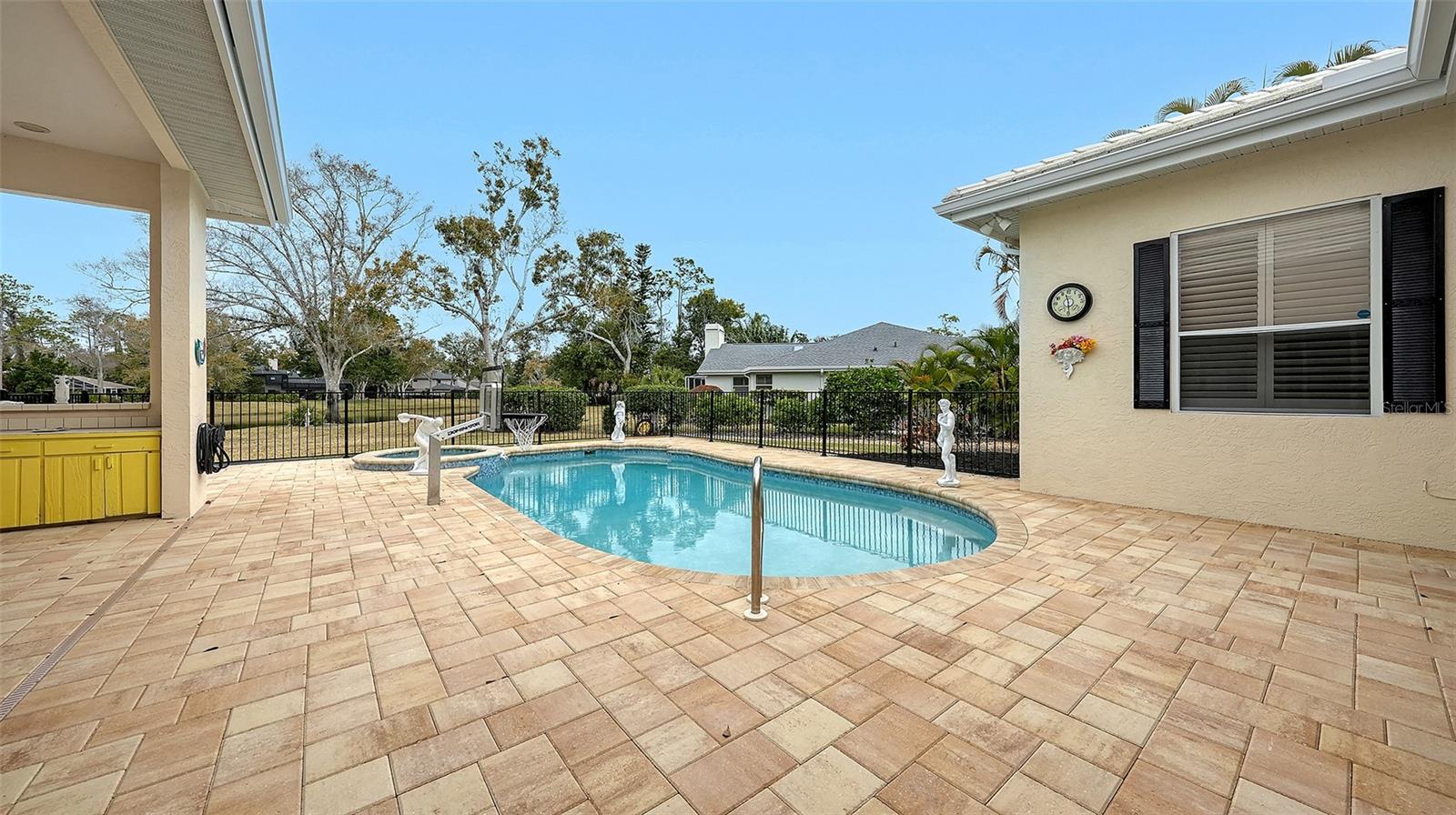 BENT TREE VILLAGE - Residential