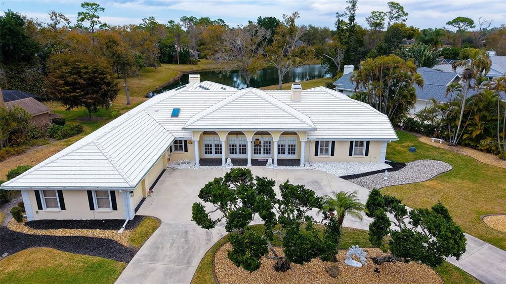 Photo of 7421 Weeping Willow Boulevard, Sarasota, FL 34241 (MLS # A4682425)