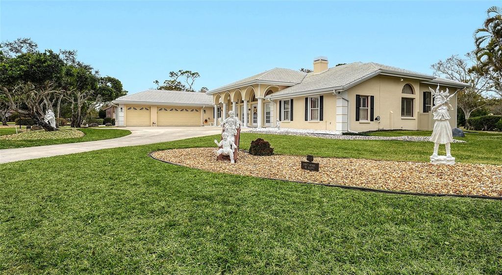 Photo of 7421 Weeping Willow Boulevard, Sarasota, FL 34241 (MLS # A4682425)