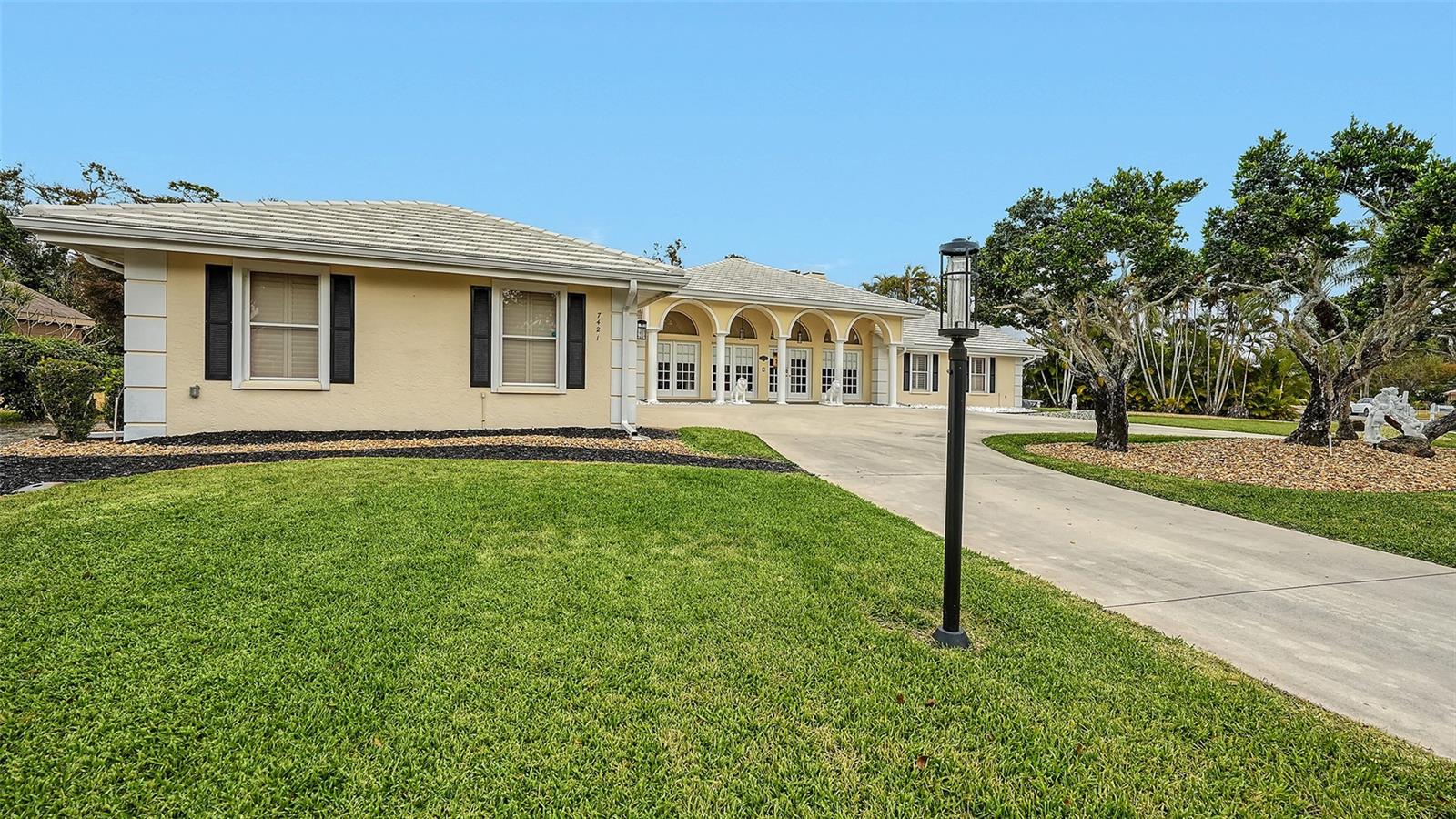 7421 WEEPING WILLOW BOULEVARD