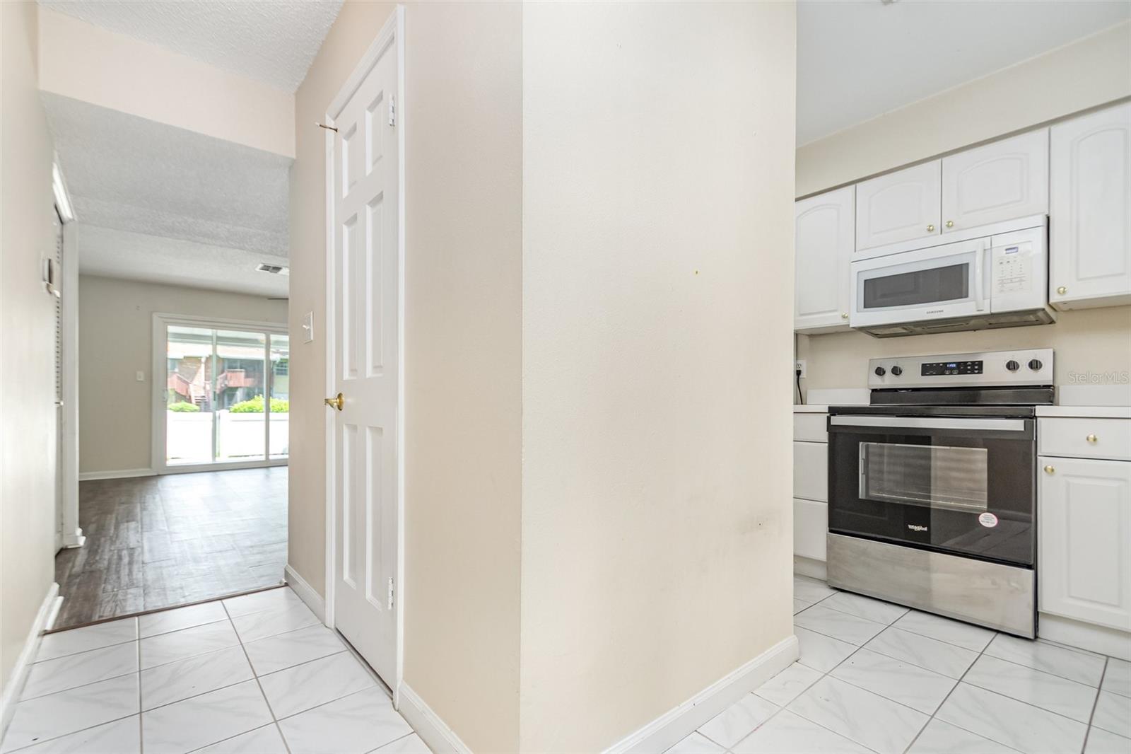 LEESBURG OAKHURST AT LEESBURG CONDO - Residential