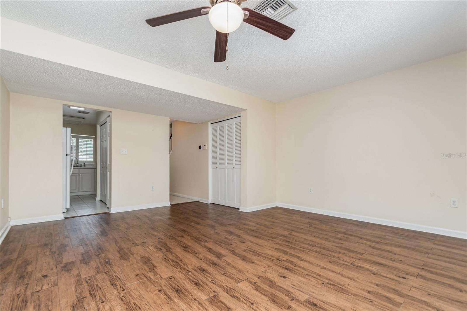 LEESBURG OAKHURST AT LEESBURG CONDO - Residential