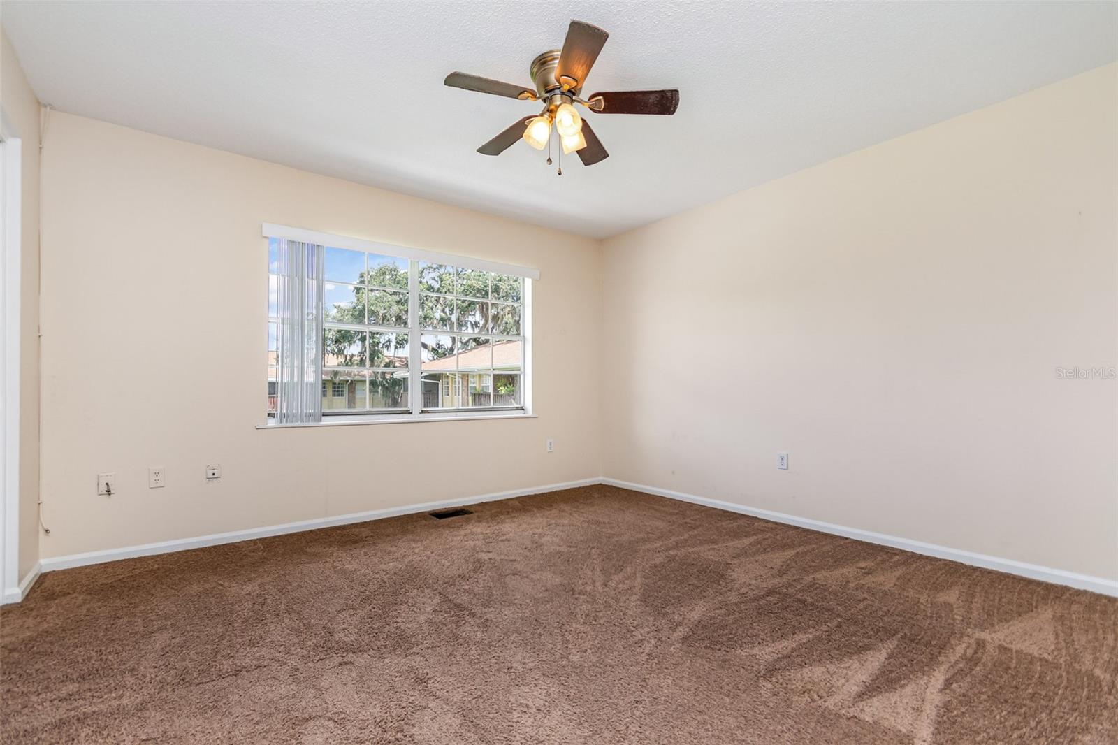 LEESBURG OAKHURST AT LEESBURG CONDO - Residential
