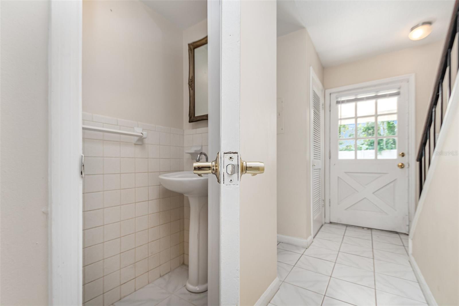 LEESBURG OAKHURST AT LEESBURG CONDO - Residential