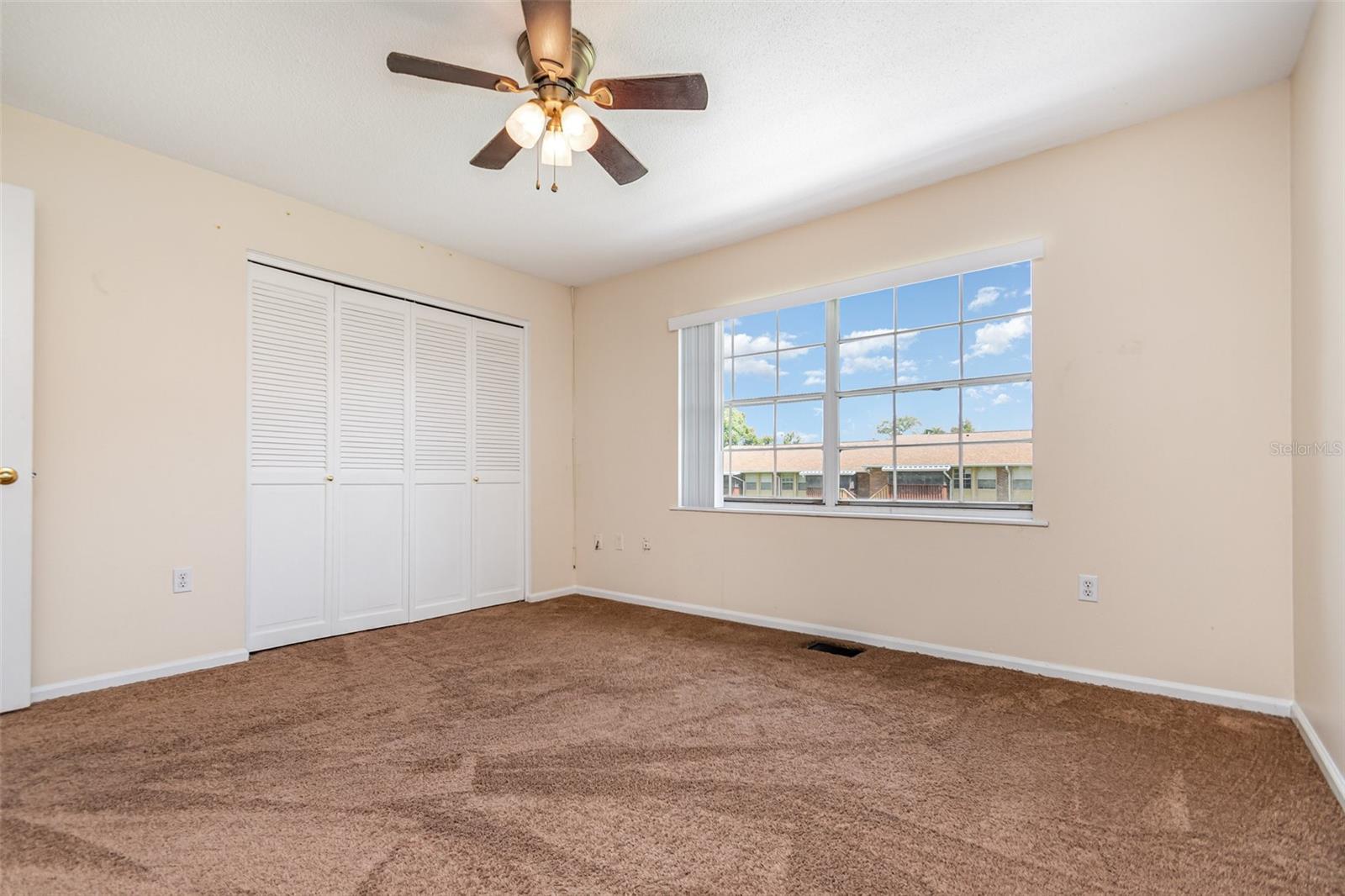 LEESBURG OAKHURST AT LEESBURG CONDO - Residential