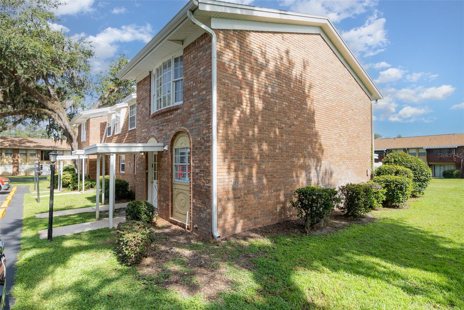 LEESBURG OAKHURST AT LEESBURG CONDO - Residential