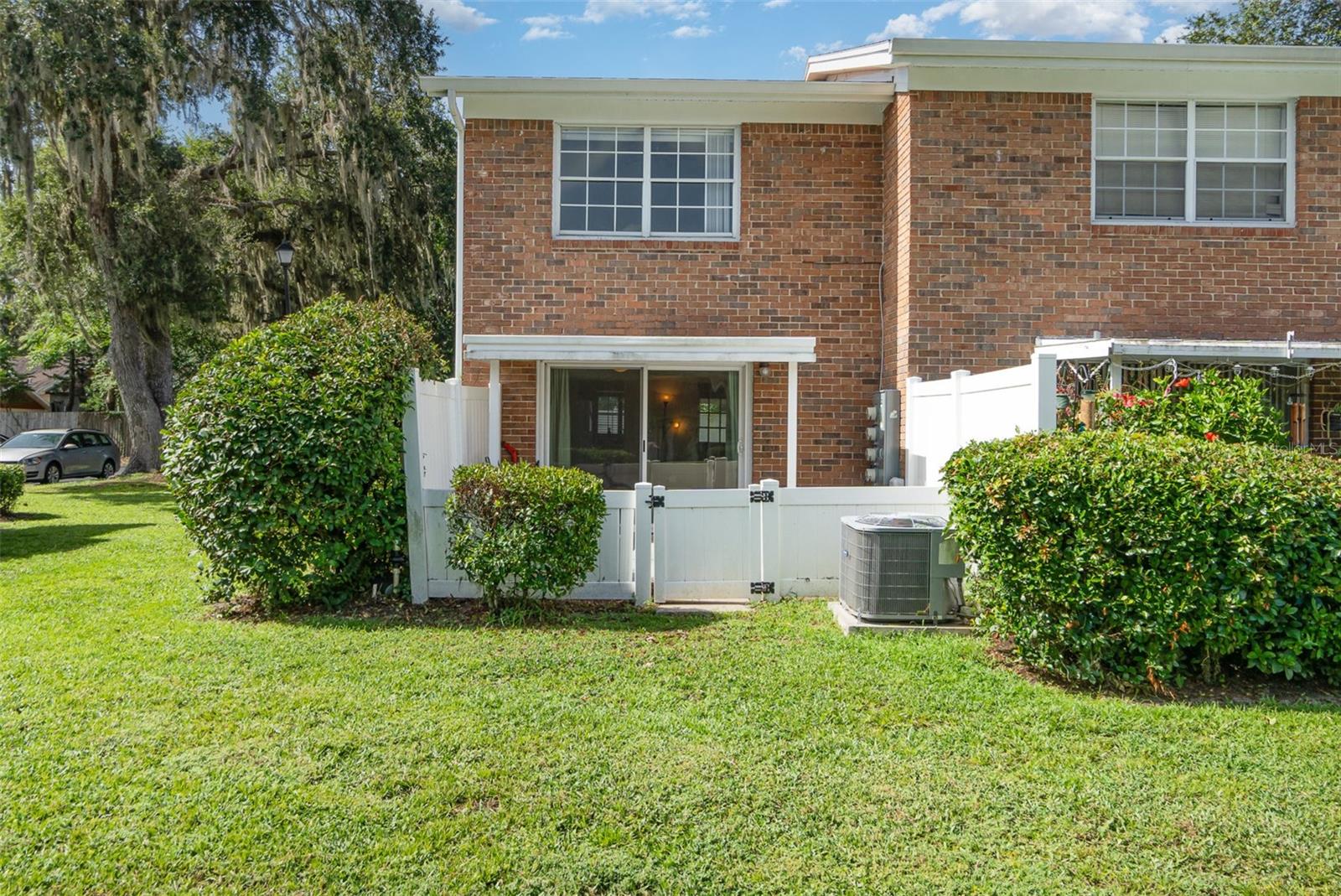 LEESBURG OAKHURST AT LEESBURG CONDO - Residential