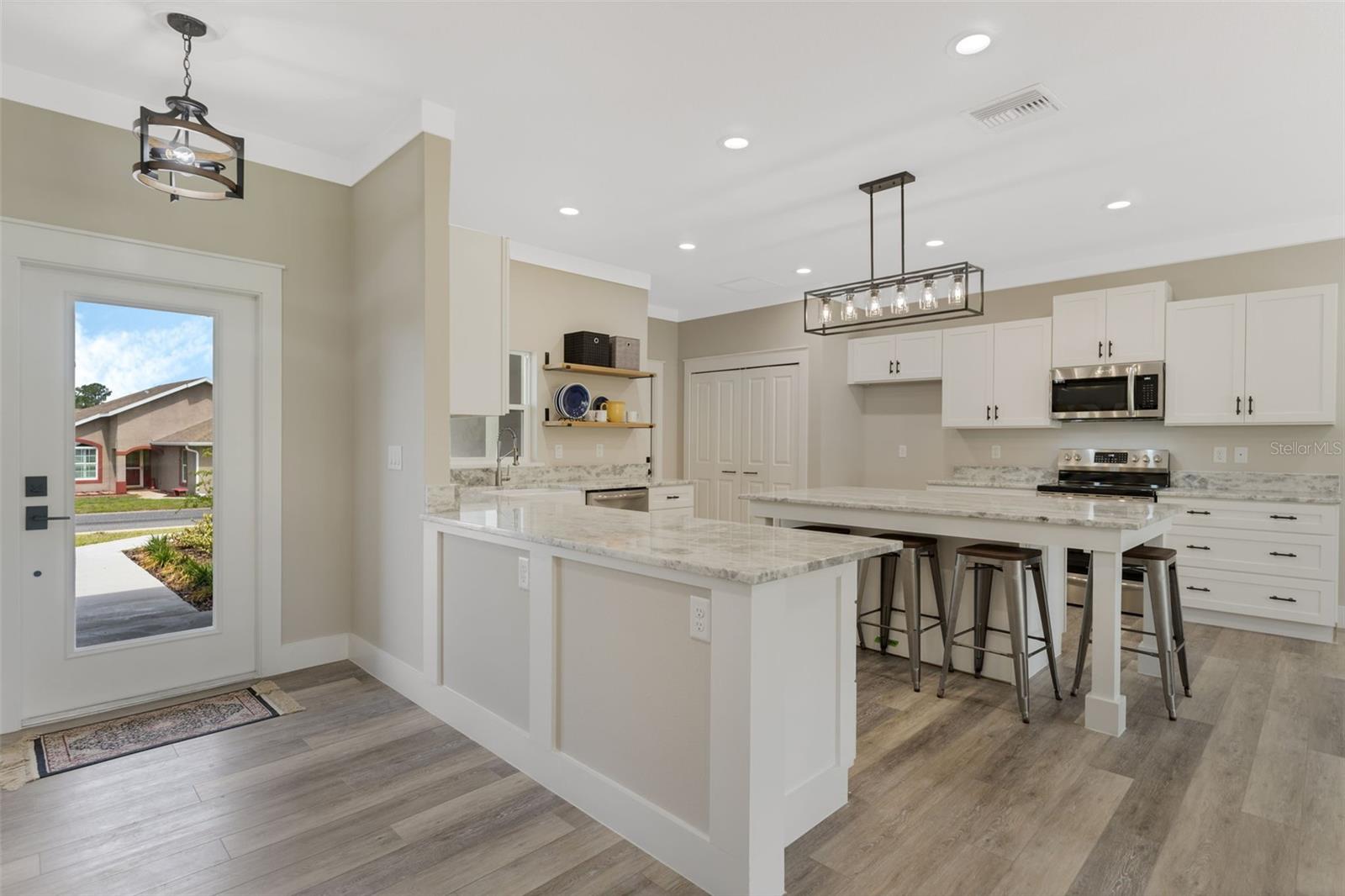 TWIN LAKES ESTATES - Residential