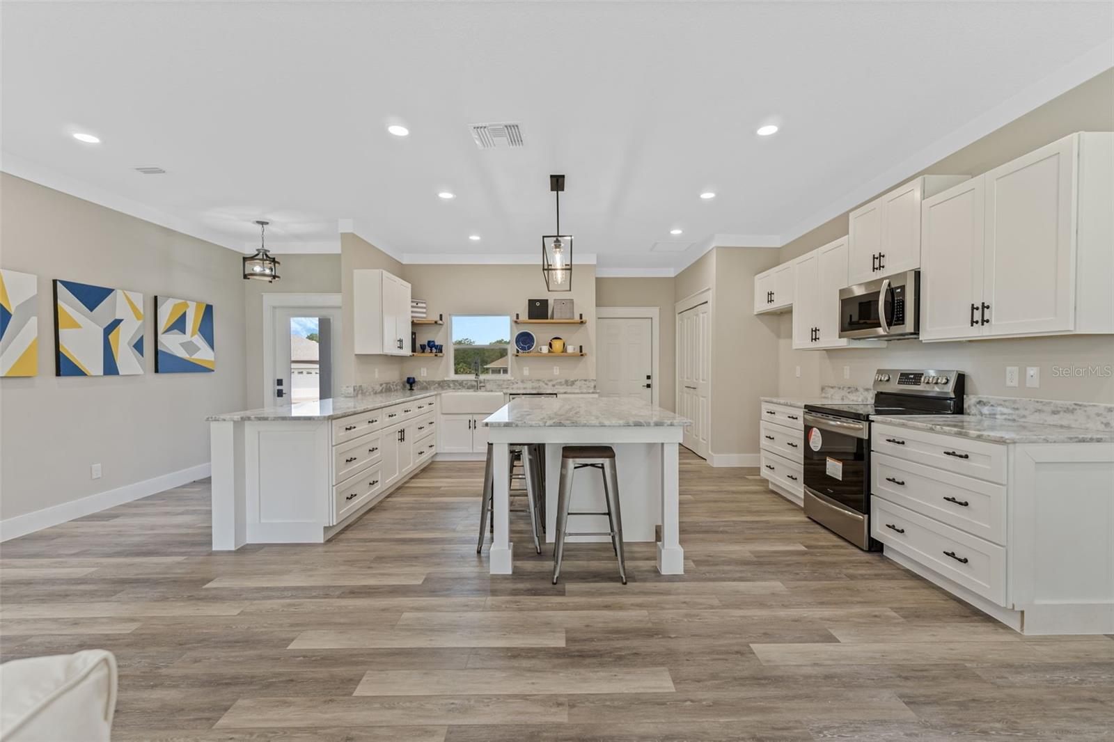 TWIN LAKES ESTATES - Residential