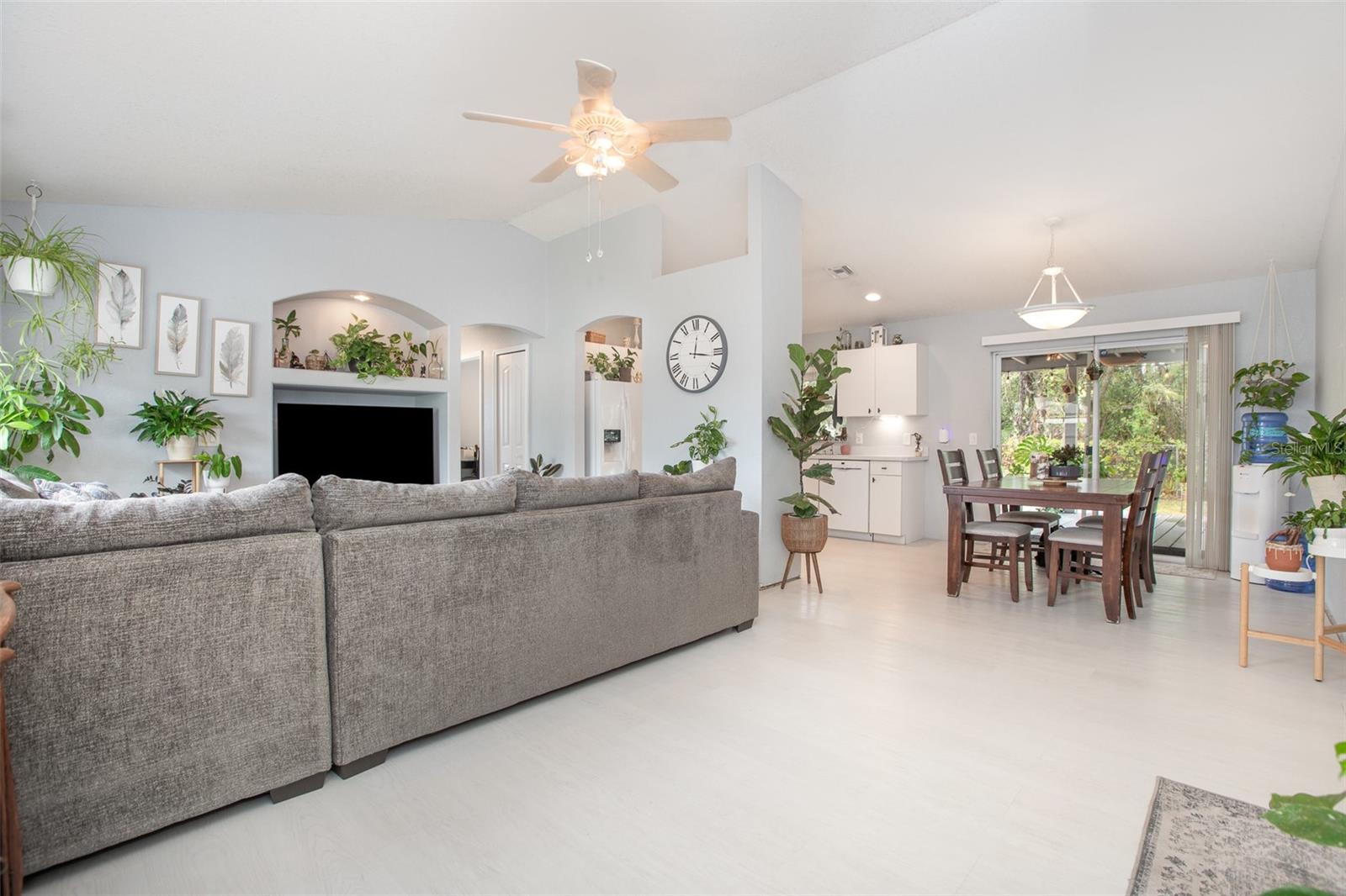 2816 SOPRANO LANE