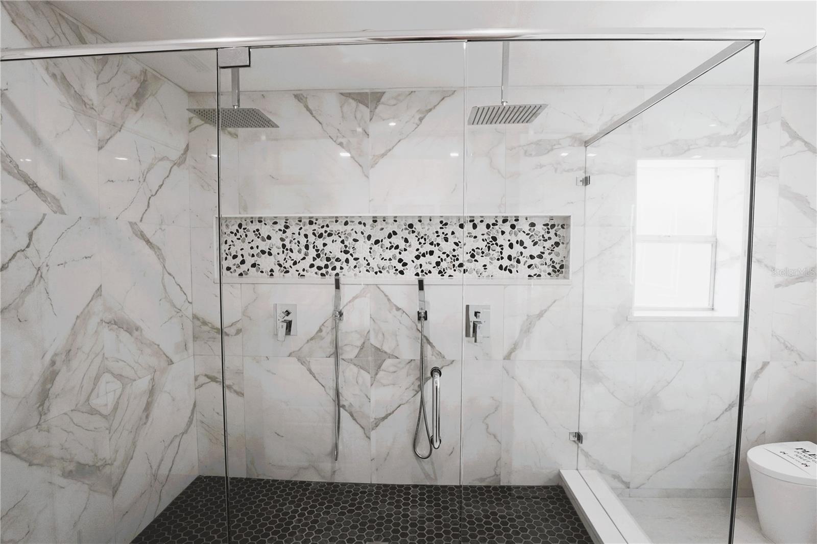 FRST LAKES COUNTRY CLUB ESTATES - Residential Lease