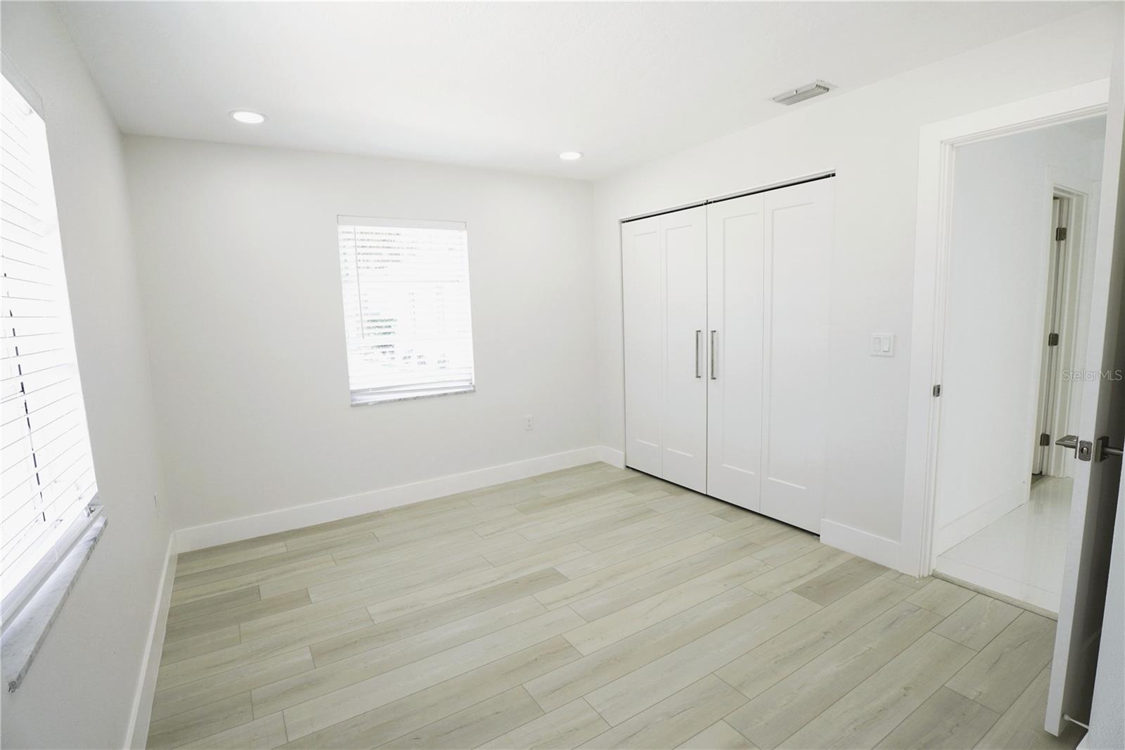 FRST LAKES COUNTRY CLUB ESTATES - Residential Lease