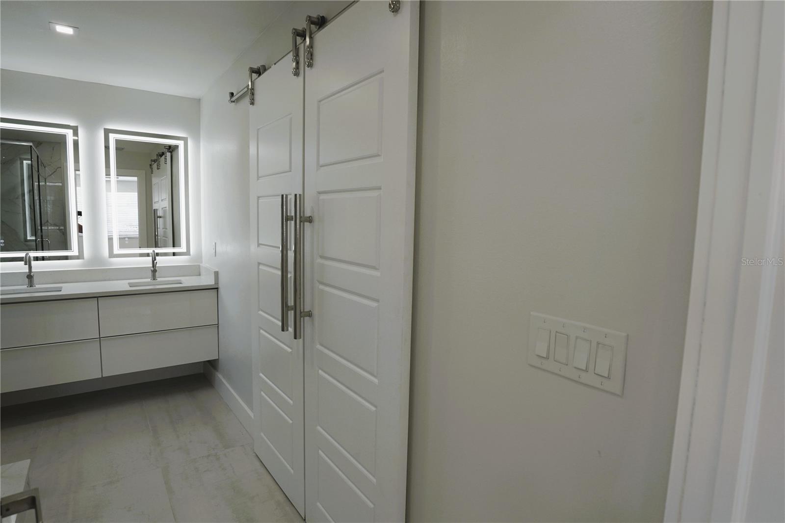 FRST LAKES COUNTRY CLUB ESTATES - Residential Lease