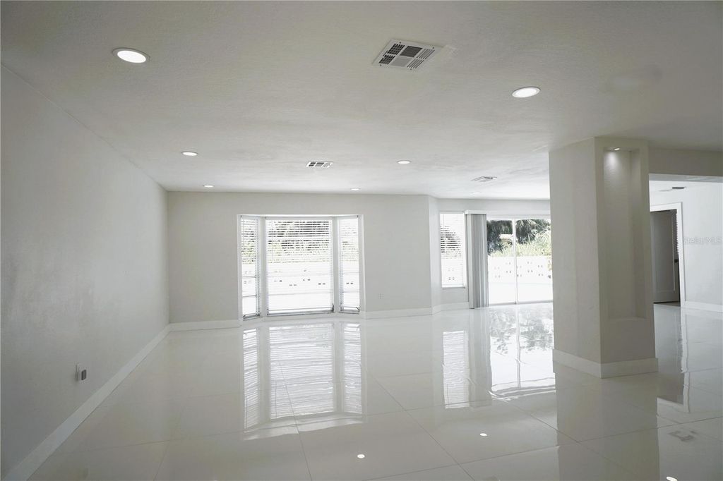 Photo of 3364 Espanola Drive, Sarasota, FL 34239 (MLS # L4958067)