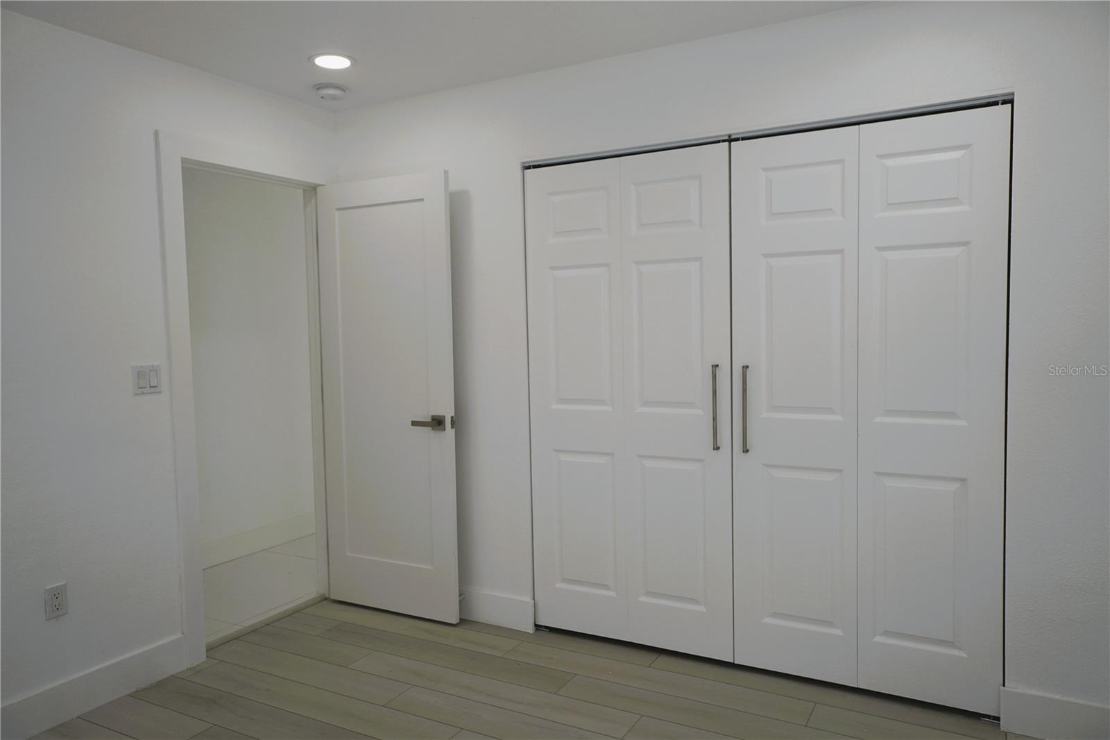 FRST LAKES COUNTRY CLUB ESTATES - Residential Lease