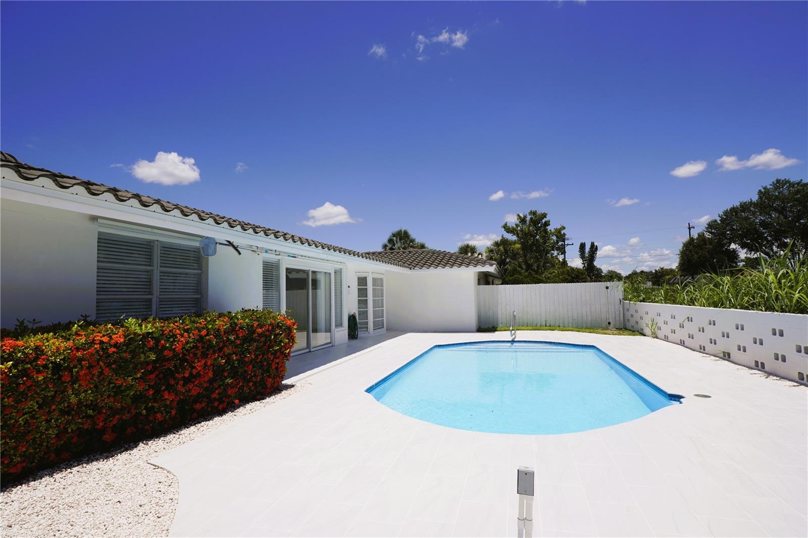 FRST LAKES COUNTRY CLUB ESTATES - Residential Lease